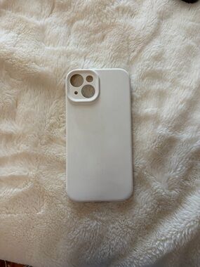 Amazon White Silicone Camera-Ready Phone Case